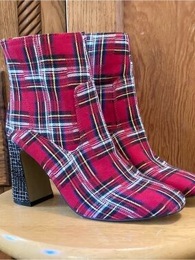 Betsey Johnson Red Tartan Plaid Statement Ankle Boots Block Heel